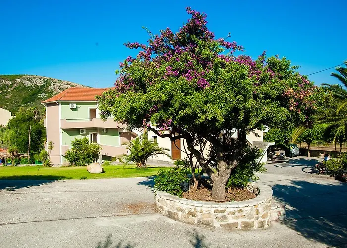 Apartament Eleni's Kateleios