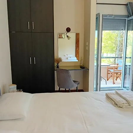 Eleni's Κατελειός