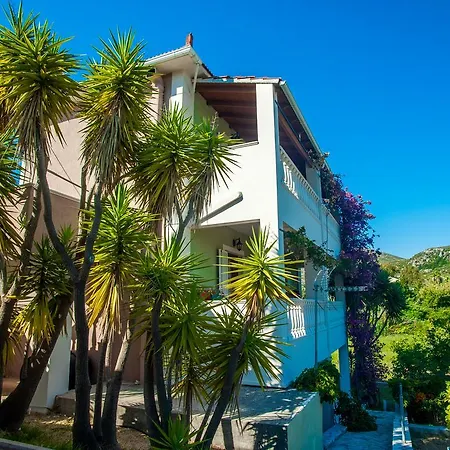 Apartamento Eleni's *