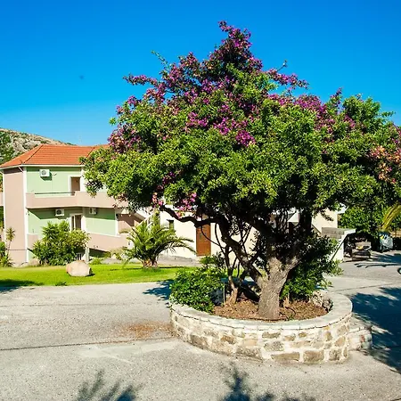 Apartman Eleni's Kateliósz